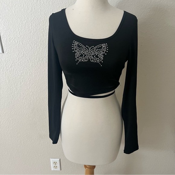 SHEIN Tops - Shein Butterfly Cropped Long Sleeve